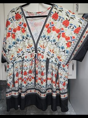 Floral V-Neck Drawstring Women’s Top in White and Black